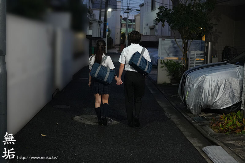 サッカー部の合宿地探しで帰れなくなって顧問と相部屋になり彼氏がいるのに中出しされまくった一日 さつき芽衣 サンプル 10