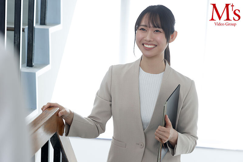 美人で可愛くて優しくて笑顔が素敵な僕の初恋の三池先生は放課後になるとマゾ化するイカれた変態女教師でした。 三池小春 サンプル 1