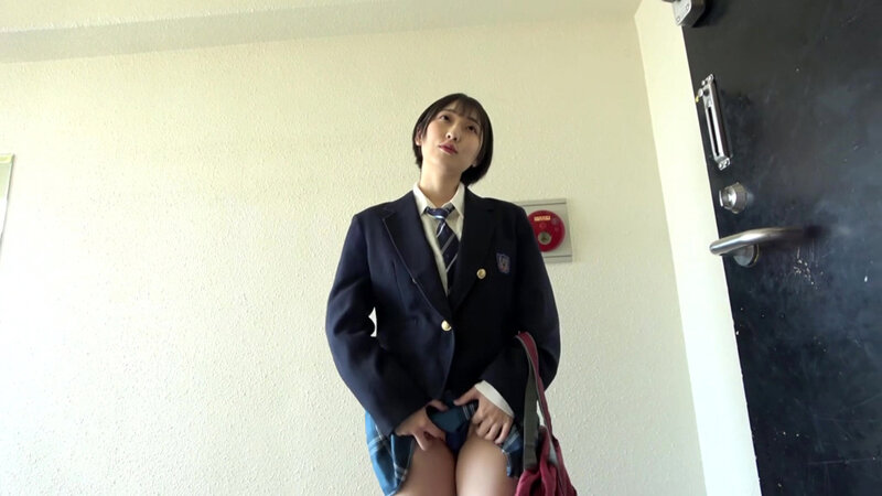 【4K】学校イチ優秀で色白巨乳な女生徒に校則違反水着で迫られ…何度も何度も瑠花と中出しSEXしてしまった 糸井瑠花 サンプル 3