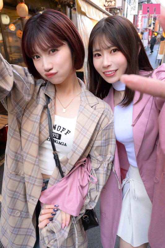 【VR】最強ガチ親友‘ぞのぶき’コンビのVlog撮影に同行したら…飲んで、はしゃいで、歌って、エロがって自由奔放 Happy Foxy Days！ 石原希望 葵いぶき サンプル 2