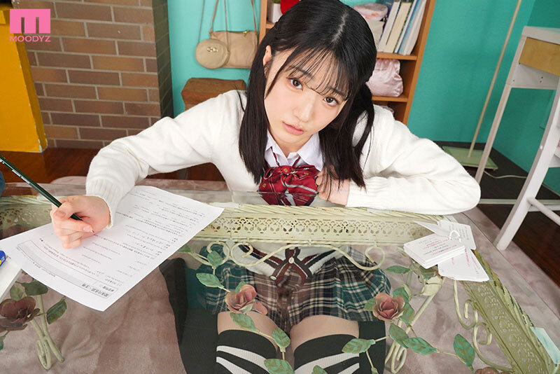 【VR】【絶対領域パンチラ誘惑VR】地味で口下手な生徒の誘惑に我慢ができず…美脚ムチ太ももコキ＆マン汁沁みこむパンツズラしハメまくった2SEX！ 輝星きら サンプル 3