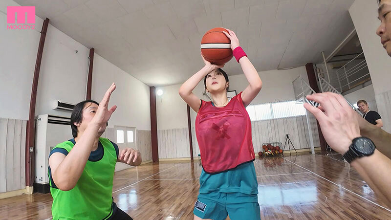 高身長172cm巨乳118cmのエリートボディ ガチ元代表候補の女子バスケ選手 本気バスケ映像と指導的レ●プ輪● 辻井ほのか サンプル 1