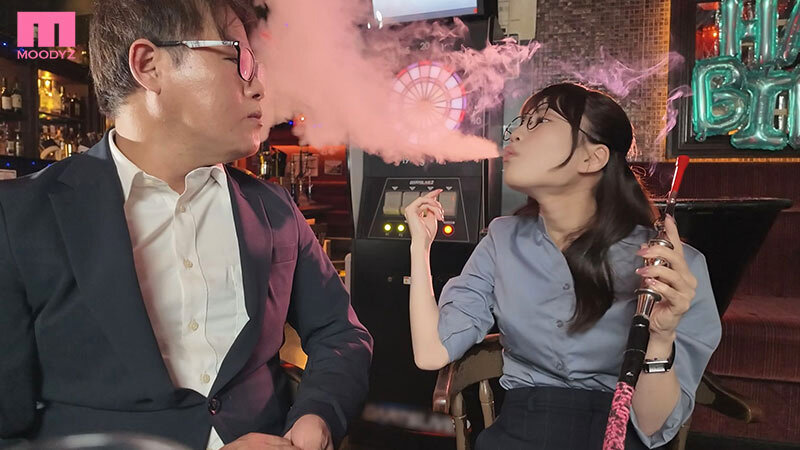 いつも地味メガネ女上司を酔わせたら…囁き誘惑キス魔になって何度も何度も勃起に持ち込まれ飲めば飲むほど無限中出し！！ 天宮花南 サンプル 5