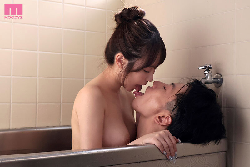 生徒に合鍵を渡してしまった担任教師の僕と夏休みの間中出ししまくった禁断同棲生活 小野六花 サンプル 5