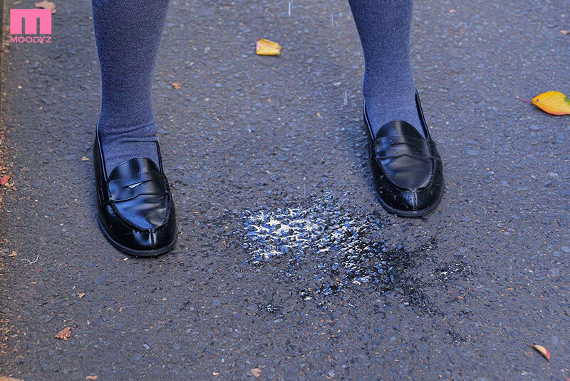 親友の彼女の悩みを聞くフリして媚薬漬けリモバイ調教とデカチン膣奥ピストンで沼らせるお漏らしザコま●こ開発NTR 川口桜 サンプル 12