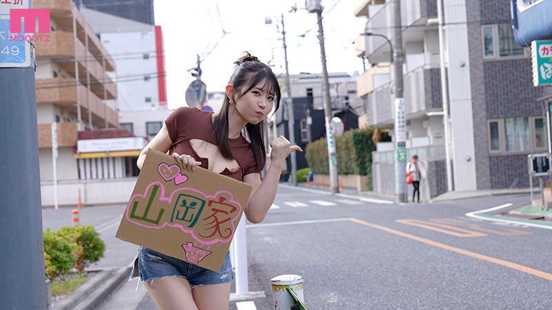 スグそこに誰かいるのに…！狭い密室空間に連れ込み汗ダク密着ベロチュウでムラムラ中出し誘惑してくる神BODYお姉さん 葵いぶき サンプル 1