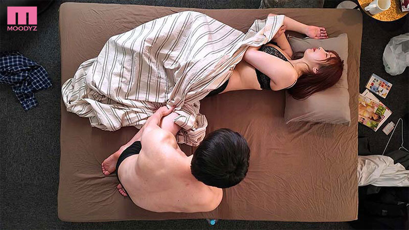 泥●から目覚めると童貞部屋に下着姿の巨乳先輩が…！「童貞キモい」と軽蔑していたくせにチ○ポの相性が良すぎたのか…うんとメロついてくる！ うんぱい サンプル 2