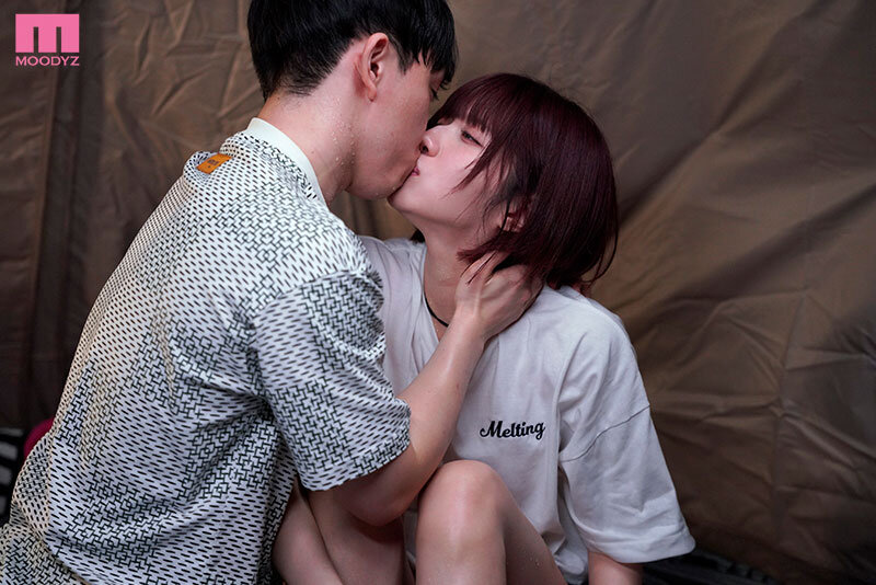 野外フェステント泊中出し 女1男2で地方の野外フェスに行った夜、嫉妬と純愛と汗にまみれてテントの中でヤりまくった 石原希望 サンプル 2