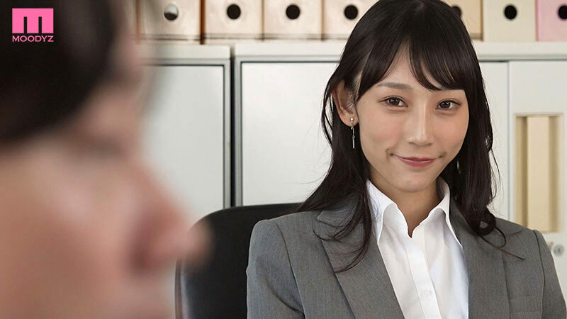 ささやき淫語と高速乳首責めでボクを射畜化トレーニングする腹筋バリキレ女上司 白浜果歩 サンプル 10