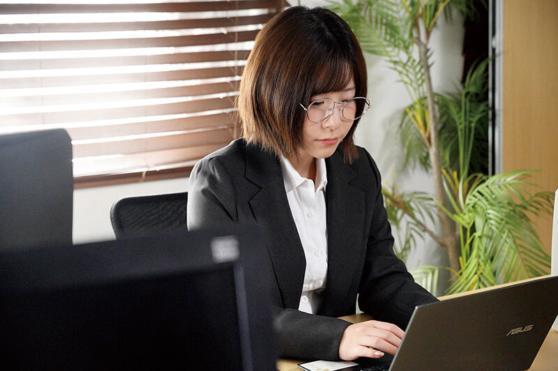 「先生、アヘ顔が治りません…」すけべスイッチが入るとアヘ顔になってしまうむっつり地味OLに脳もマ○コもバグらせる絶頂ショック療法 沙月恵奈 サンプル 2