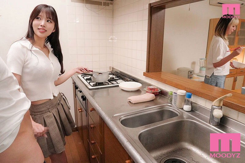 【主観】×【即ヌキ】×【10コーナー】僕をロックオンした彼女の親友がバレたら即人生終了の至近距離でスリル楽しむ痴女テク全開サイレント逆NTR 新井リマ サンプル 5
