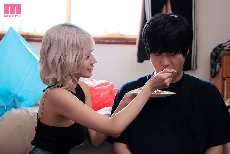 家族にも見捨てられた引きこもりの弟（ボク）に優しすぎるギャルお姉ちゃんは、呼べばすぐ来て 僕を甘やかし、何度も生ハメSEXしてくれる僕専用肉オナホになってくれる 春陽モカ サンプル 6
