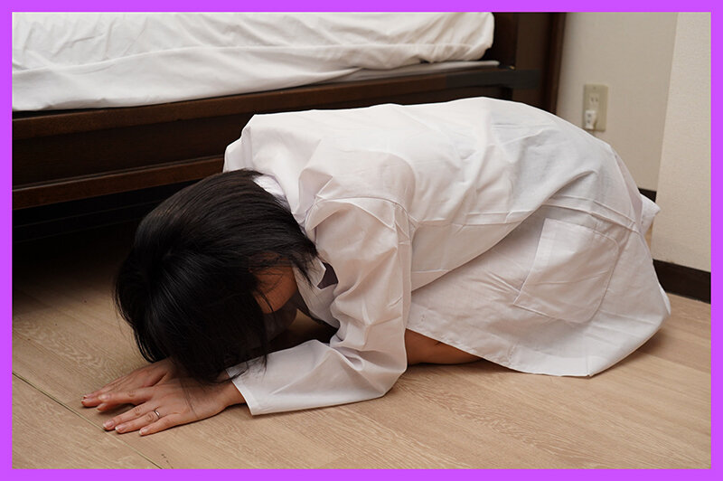 難攻不落のガードつよつよ人妻薬剤師 精神年齢低いザコザコ同期に堕とされ生ハメ生中出し 虹村ゆみ サンプル 14