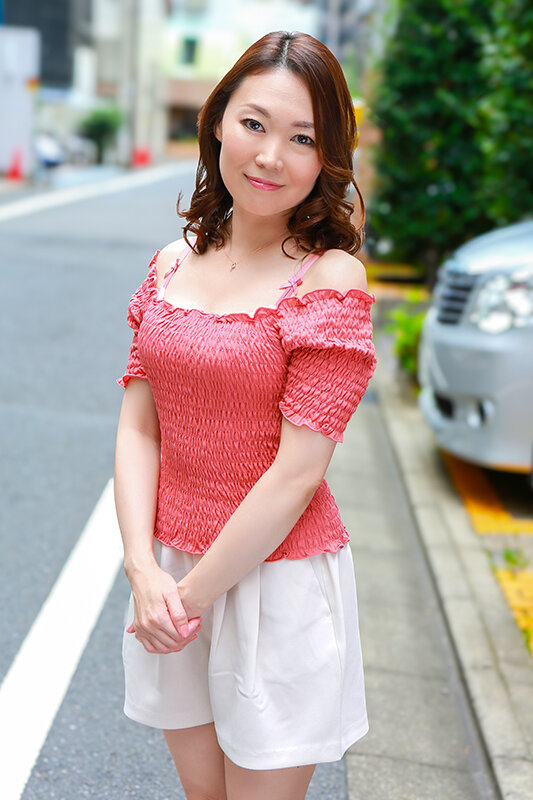 五十路のおばさんが一番エロい！おち●ぽに飢えてる一人暮らしの熟女の家で濃密お泊まりSEX12連発！ サンプル 1