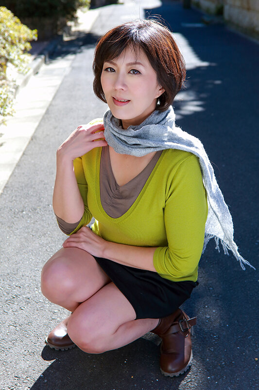 五十路のおばさんが一番エロい！おち●ぽに飢えてる一人暮らしの熟女の家で濃密お泊まりSEX12連発！ サンプル 11