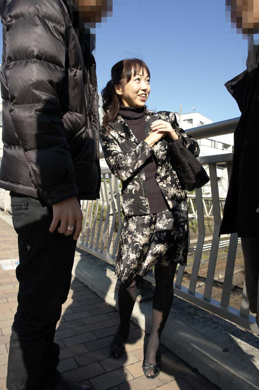 人妻ナンパ昭和生まれの熟妻平成生まれの艶妻夫とのセックスはご無沙汰で欲求不満奥様に生チン入れて子宮の奥に濃厚ザーメン中出し発射15人5時間 サンプル 15