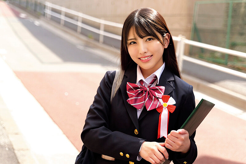 3分前まで女子〇校生！～2026年～卒業式直後に思い出の制服に初めての大量ぶっかけ！溜まりにたまった濃厚精子をあびせられ汚され全身精子でべっとり！ニオイたつチ〇ポ汁に火照ってそのまま生中出しSEX！！ サンプル 1
