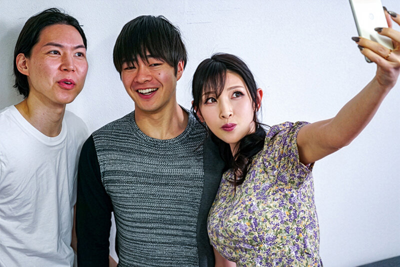 童貞だった僕の巨根を気に入り優しく筆おろしをしてくれた下宿先の憧れの人妻にさらに中出し孕ませSEXをしまくってしまいました… 葉月保奈美 サンプル 8