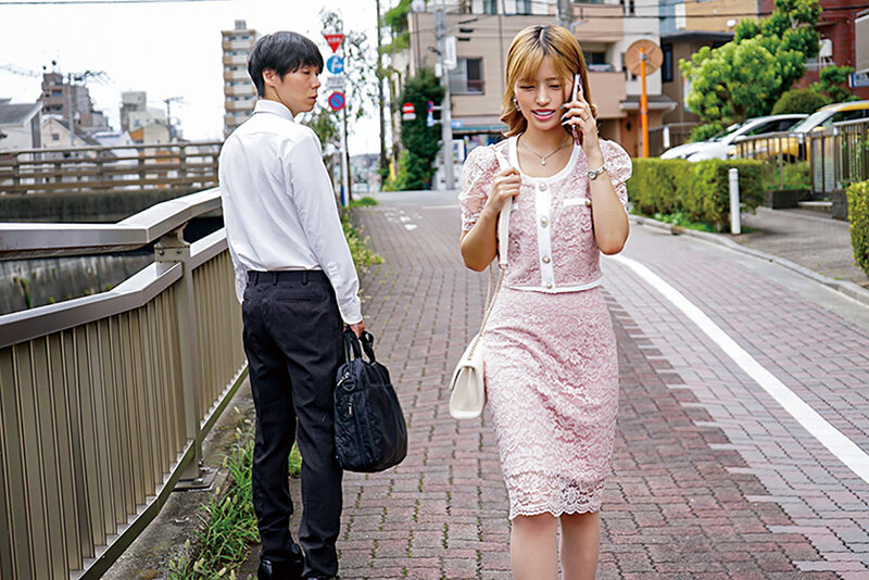 同級生デカチン不倫 地味だったクラスの女が十年ぶりに再会したらセレブな人妻になっていたので巨根で突きまくり俺の女にしてしまった件 椿りか サンプル 2