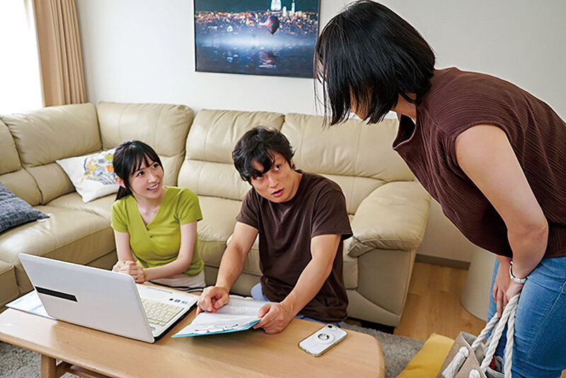 人妻の裏アカ 近所の奥様の裏アカを発見して… 普段の表の顔とは正反対な人妻の裏の顔と欲求不満な下半身をさらけ出させました 朝妃りお サンプル 11