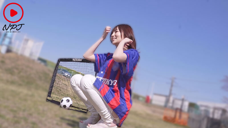 この人妻が、変態（こう）なった。子供のサッカーを応援するハツラツママのハメ撮りSEX サンプル 2