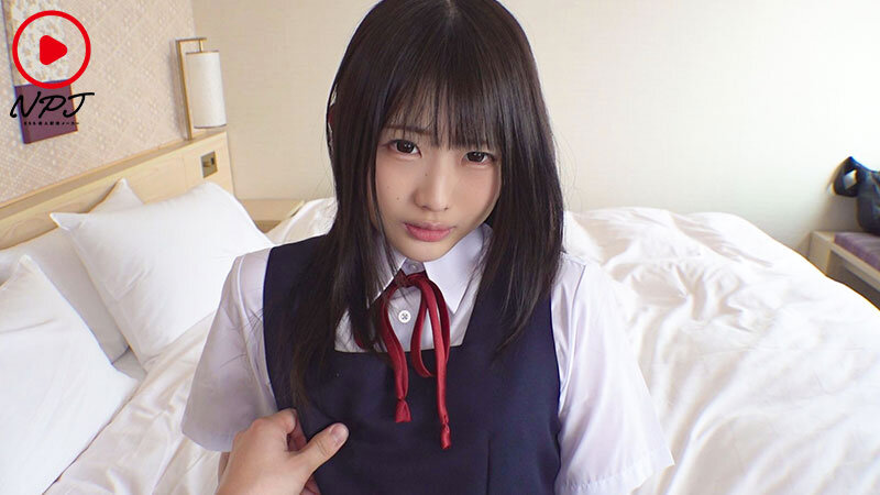 修学旅行で来ていた微乳J●を自由時間の2時間、ハメまくった（笑）ネットで知り合った初対面のおじさんにリアルで会ったが最後。断り切れなくて、中出しまでされてしまった無垢女子。 サンプル 1