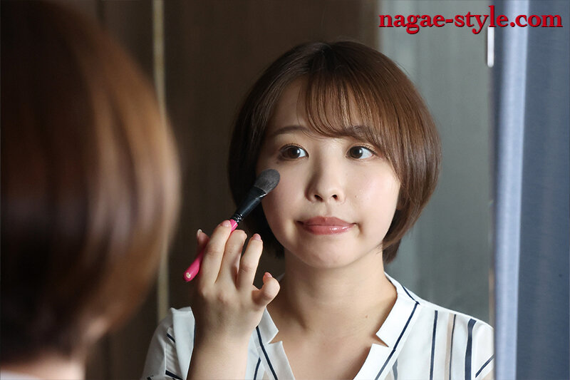 夫は知らない妻の秘密の痴惑行為 年下を痴●誘惑する妻 宍戸里帆 サンプル 12