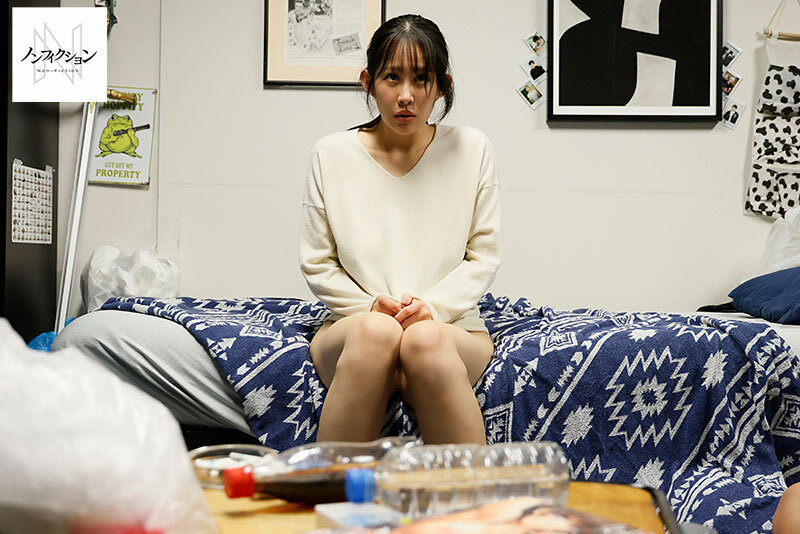 性欲が抑えられない爆乳家政婦に密着取材ドキュメント。お代はAV男優2名とのSEXでいいですか？ サンプル 9