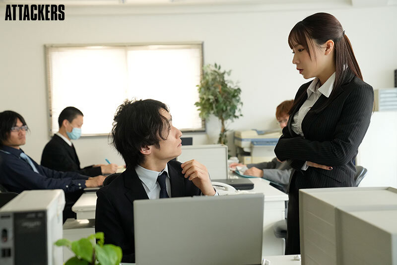 無能な部下にクリトリスを「吸うやつ」で下半身ガクガクになるまでイカされ続けた女上司 海老咲あお サンプル 1