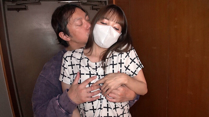 ドエロ妻、本能に従い浮気する肉食すぎて旦那さんだけでは無理…変態絶倫おじたちと濃厚交尾 友田彩也香 サンプル 1