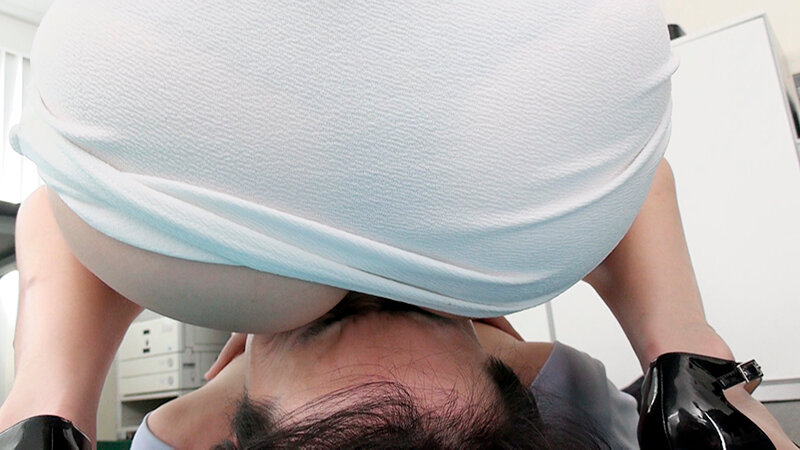 顔騎乳首弄りで上半身支配されながら睾丸亀頭同時責めで下半身支配され続ける3P官能性感 サンプル 15
