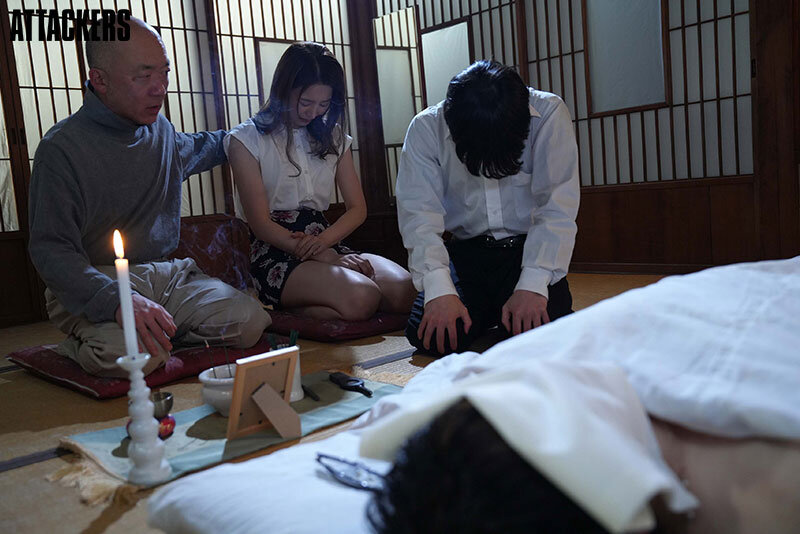 亡くなった夫には言えません。寂しさを埋めるように義父と毎日求め合って妊娠までしてしまったなんて。 夏目彩春 サンプル 3