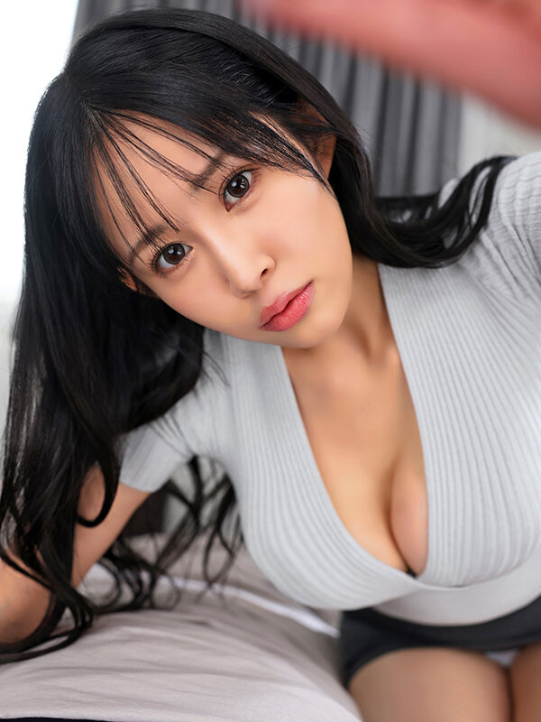 【VR】一人暮らしの僕を心配して隣の奥さんが看病してくれることになり、キスまで3cm距離の密着介抱に勃起がおさまらず「夫には内緒ね…」と接吻口封じからベロキス増し増し杭打ちピストンで何度もヌカれまくった 二羽紗愛 サンプル 3