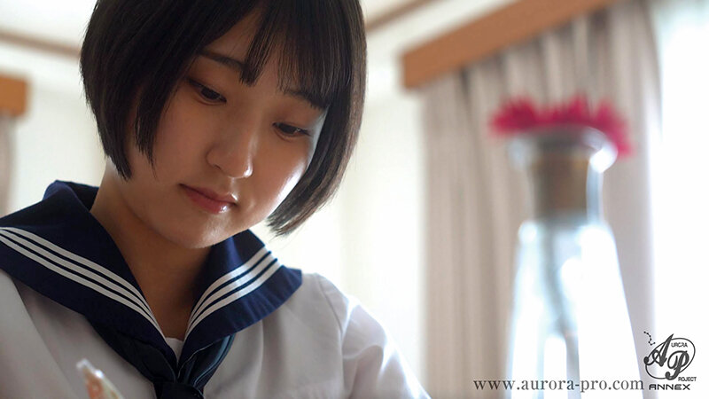 中年チ〇ポ偏愛女学生 留守番中に近所のおじさん達に中出しされちゃいました 糸井瑠花 サンプル 3