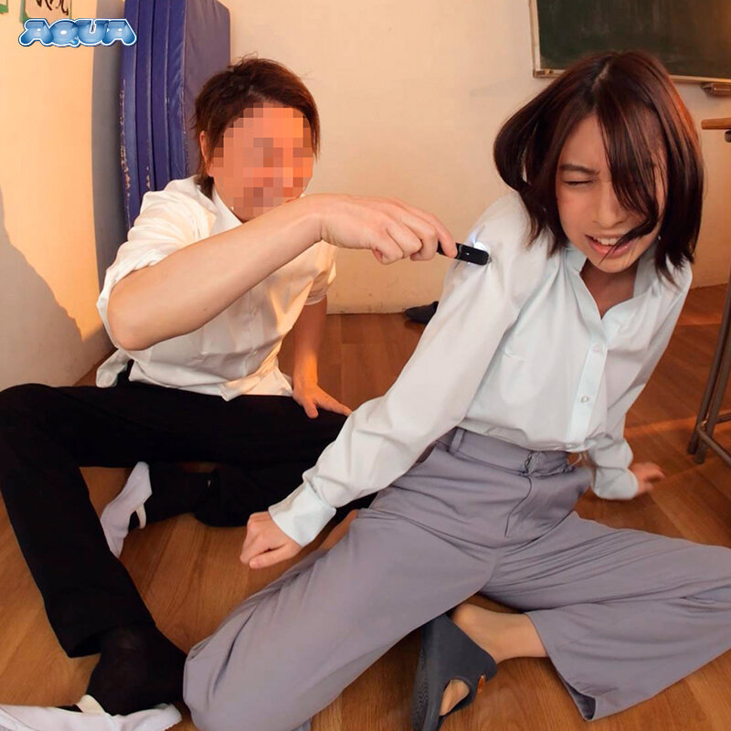 【VR】【やられ胸糞鬱勃起 広義におけるNTR】いじめから僕を守ってくれた新婚の先生が身代わりに... 全て終わらせるには僕が先生に中出しするしかなかった 湊波流 サンプル 2