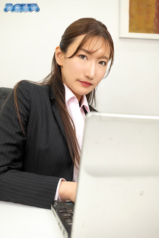 【VR】皆の前ではシゴデキOL。僕の前では甘々言いなり彼女。バレてはいけない秘密の社内SEX 小谷舞花 サンプル 1