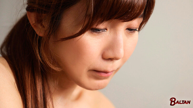 二度と会うことがない男だからと好き勝手精液を搾取する痴女人妻 美泉咲 サンプル 2