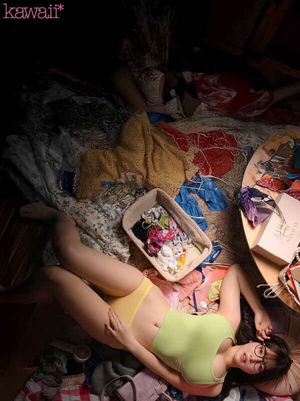 「この女、マジでだらしなくてイライラする」部屋汚く服装だらしなく働いていない でかぱいニート女子なので、レ×プして汚してメチャクチャにしても国としては問題ありません。 彩月七緒 サンプル 17