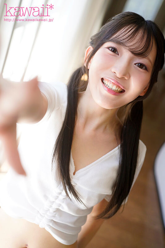 「ねえねえ！一緒に遊ぼ！」この子の笑顔に吸い込まれる！この子はいつも笑いすぎてお腹引き締まりクビレちゃった！天然水みたいな長野県民 AVデビュー 天城ねね サンプル 5