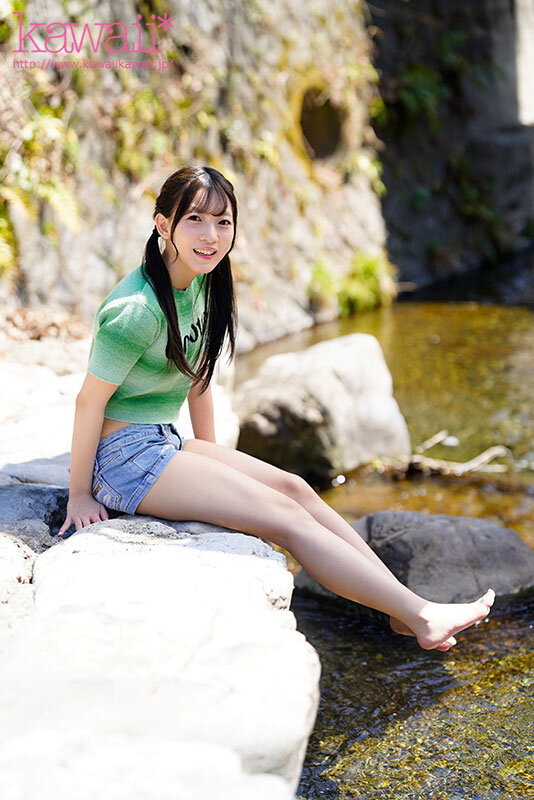 「ねえねえ！一緒に遊ぼ！」この子の笑顔に吸い込まれる！この子はいつも笑いすぎてお腹引き締まりクビレちゃった！天然水みたいな長野県民 AVデビュー 天城ねね サンプル 1