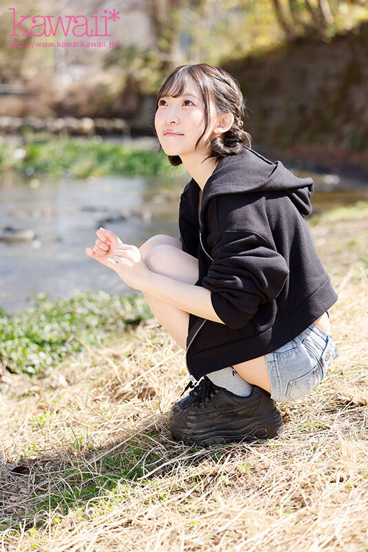 「ねえねえ！一緒に遊ぼ！」この子の笑顔に吸い込まれる！この子はいつも笑いすぎてお腹引き締まりクビレちゃった！天然水みたいな長野県民 AVデビュー 天城ねね サンプル 14