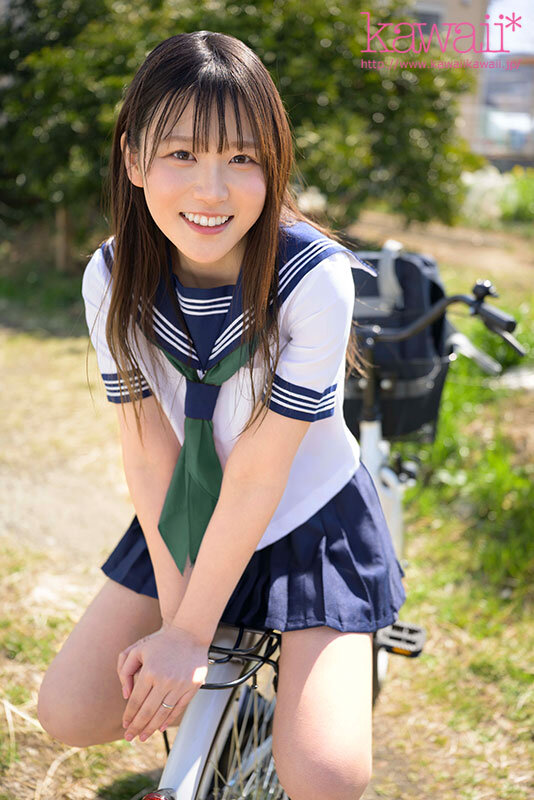 アダルト界で最も若くて制服が似合うロ●ータ人妻少女 桧山しずく AVデビュー 旦那との倦怠期が続く少女おま●こはナマ挿入ナマ中出し願望こっそり出演 サンプル 5