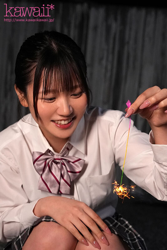 アダルト界で最も若くて制服が似合うロ●ータ人妻少女 桧山しずく AVデビュー 旦那との倦怠期が続く少女おま●こはナマ挿入ナマ中出し願望こっそり出演 サンプル 7