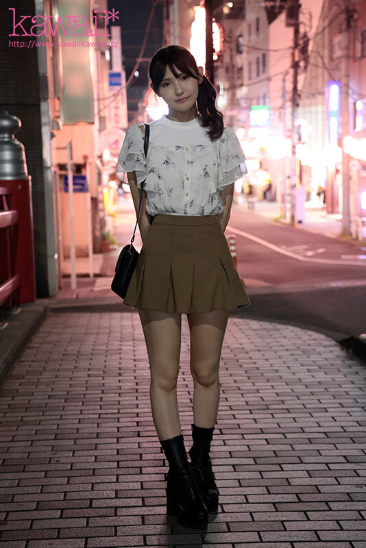 国内で最も可愛く最も全体スタイルが良いビル清掃員がAVデビュー！？クビレ54cm美巨乳 小泉楓さん（20） アダルト出演 サンプル 12