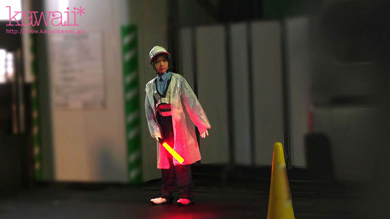 史上最も幼くエッチなAカップ合法ロリ交通警備員、安全第一守れずイキ潮ハメ潮大量中出しアクシデント 翔乃そら サンプル 1
