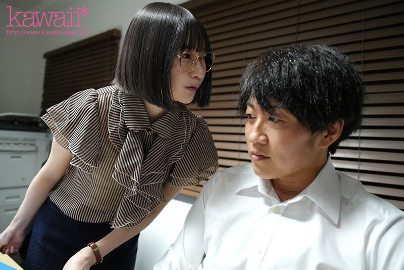 「ゴムなくなっちゃった…生でもいいですよ」終電なくなり後輩女子社員の部屋に… 無防備すぎる部屋着と乳首ポッチに興奮した僕は妻ともしたことない人生初中出し 一晩中モウレツにハメ狂った… 松岡美桜 サンプル 2