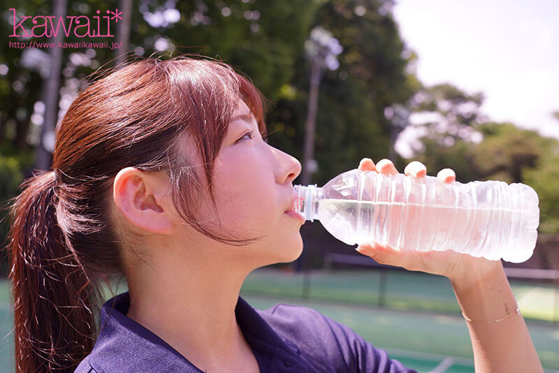 努力しまくってようやく内定を勝ち取った ‘不憫かわいい’新卒女子アナ（予定）が、衝撃のAVデビュー出演…なんで！？ 水川菜月 サンプル 12