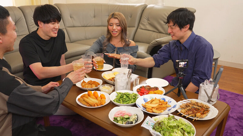 「黒咲華」を本気で酔わせたら～性欲暴走リアルSEXドキュメント サンプル 1