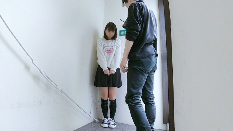 【小さな女の子2体にイタズラ】無邪気な笑顔が曇り不安な顔で警戒する姿に興奮が抑えきれず未熟ワレメに大人の勃起チ●ポを埋め込んでしまいました… サンプル 8
