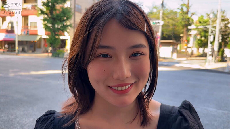 『えっ！ここでするんですか？？』『ちんちん入れないって言ってましたよね！？』同人監督にハメられて不本意性交をしてしまう 小鈴みかん サンプル 8